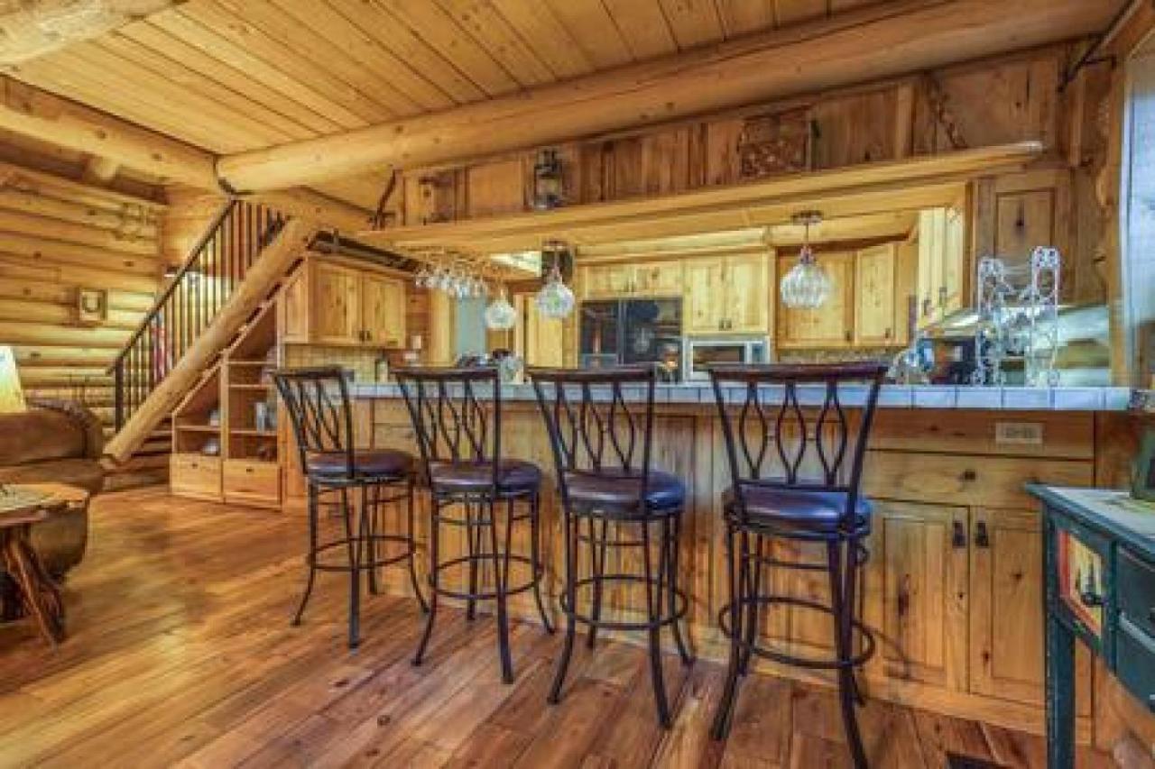 Eagles Nest - Natural Log Cabin With Guest House Айділлвайлд Екстер'єр фото