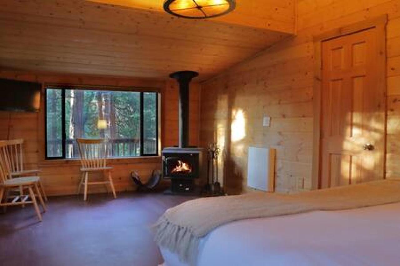 Eagles Nest - Natural Log Cabin With Guest House Айділлвайлд Екстер'єр фото