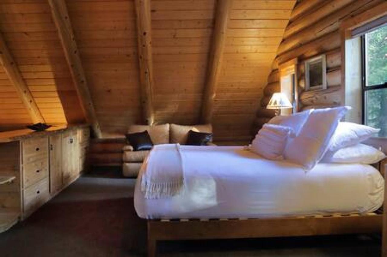 Eagles Nest - Natural Log Cabin With Guest House Айділлвайлд Екстер'єр фото